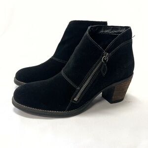Taos Billie Black Genuine Suede Leather Side Zipper Ankle Boot size 40 9 - 9.5